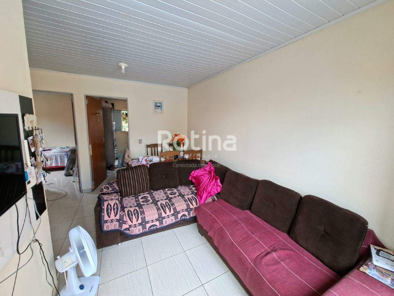 Casa à venda, 2 quartos em Uberlândia no bairro Loteamento Monte Hebron no valor de R$ 220.000,00 - Rotina Imobiliária: 