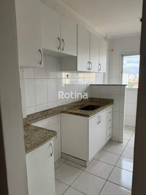 Apartamento à venda, em Uberlândia no bairro Santa Mônica no valor de R$ 270.000,00 - Rotina Imobiliária: 
