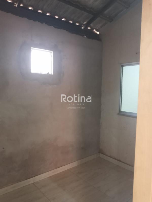 Casa para alugar, 3 quartos em Uberlândia no bairro Loteamento Residencial Pequis no valor de R$ 1.300,00 - Rotina Imobiliária: 