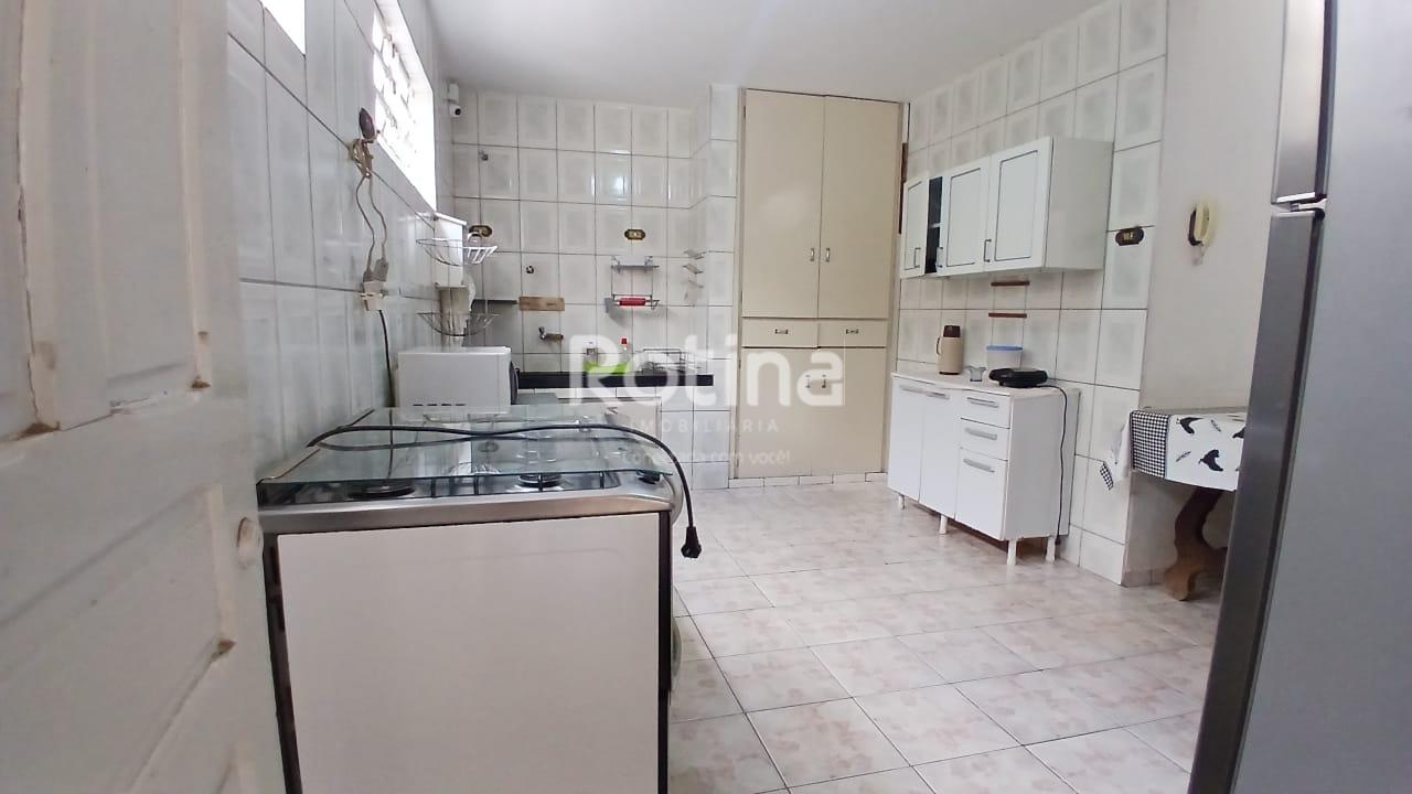 Casa para alugar, 3 quartos em Uberlândia no bairro Centro no valor de R$ 3.800,00 - Rotina Imobiliária: 