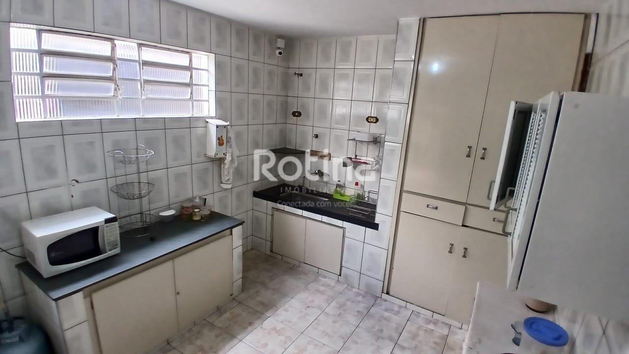 Casa para alugar, 3 quartos em Uberlândia no bairro Centro no valor de R$ 3.800,00 - Rotina Imobiliária: 