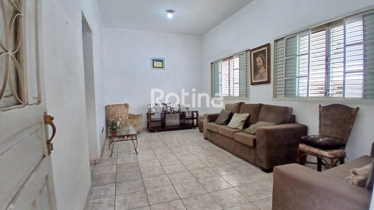 Casa para alugar, 3 quartos em Uberlândia no bairro Centro no valor de R$ 3.800,00 - Rotina Imobiliária: 