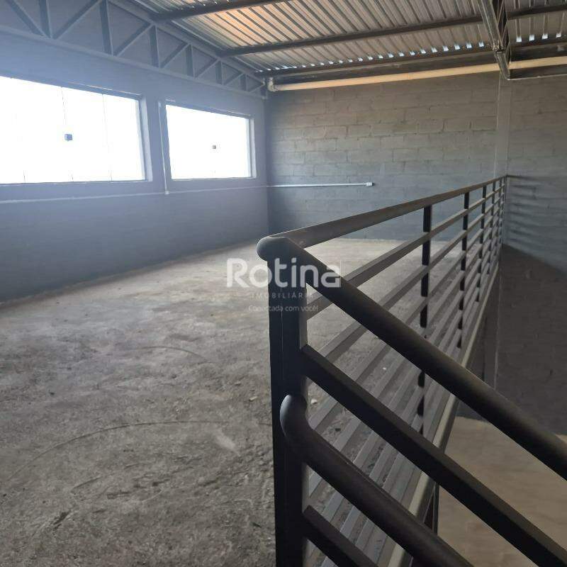 Galpão para alugar, em Uberlândia no bairro Residencial Lago Azul no valor de R$ 6.500,00 - Rotina Imobiliária: 