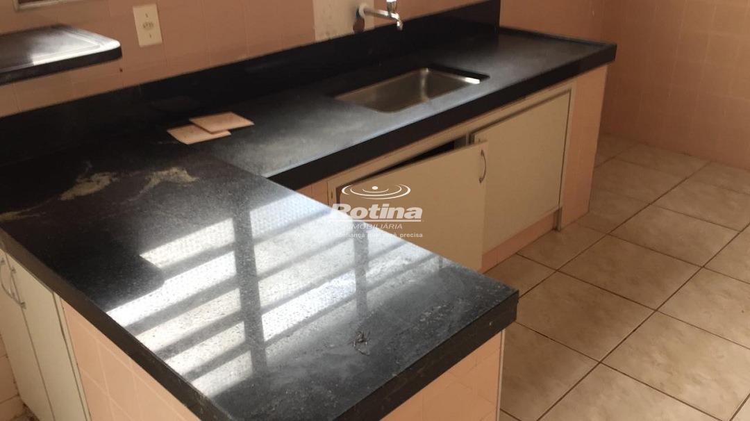 Casa à venda, 5 quartos em Uberlândia no bairro Martins no valor de R$ 900.000,00 - Rotina Imobiliária: 