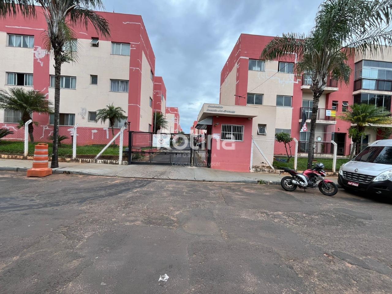 Apartamento para alugar, 3 quartos em Uberlândia no bairro Granada no valor de R$ 1.600,00 - Rotina Imobiliária: 