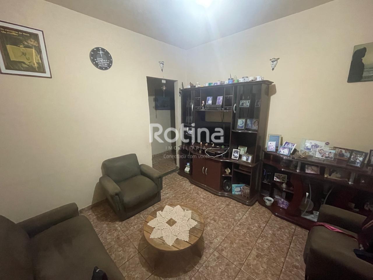 Casa para alugar, 3 quartos em Uberlândia no bairro Santa Mônica no valor de R$ 1.500,00 - Rotina Imobiliária: 