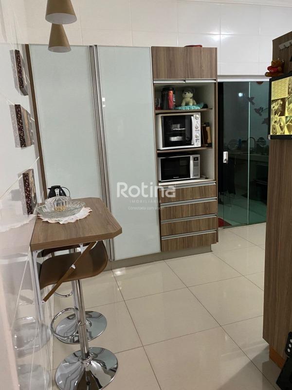 Casa à venda, 3 quartos em Uberlândia no bairro Bosque dos Buritis no valor de R$ 950.000,00 - Rotina Imobiliária: 
