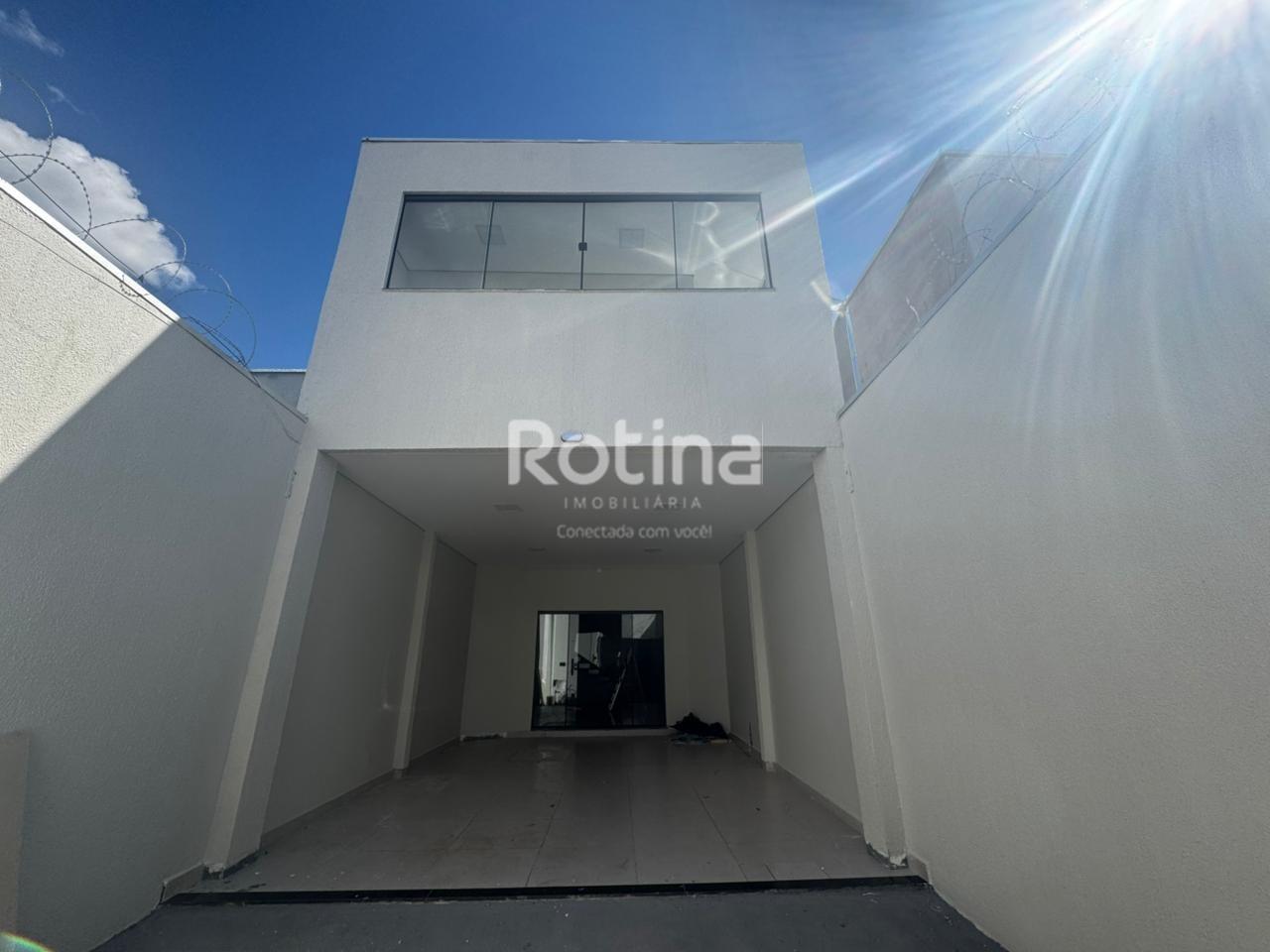 Casa para alugar, 3 quartos em Uberlândia no bairro Aclimação no valor de R$ 7.500,00 - Rotina Imobiliária: 