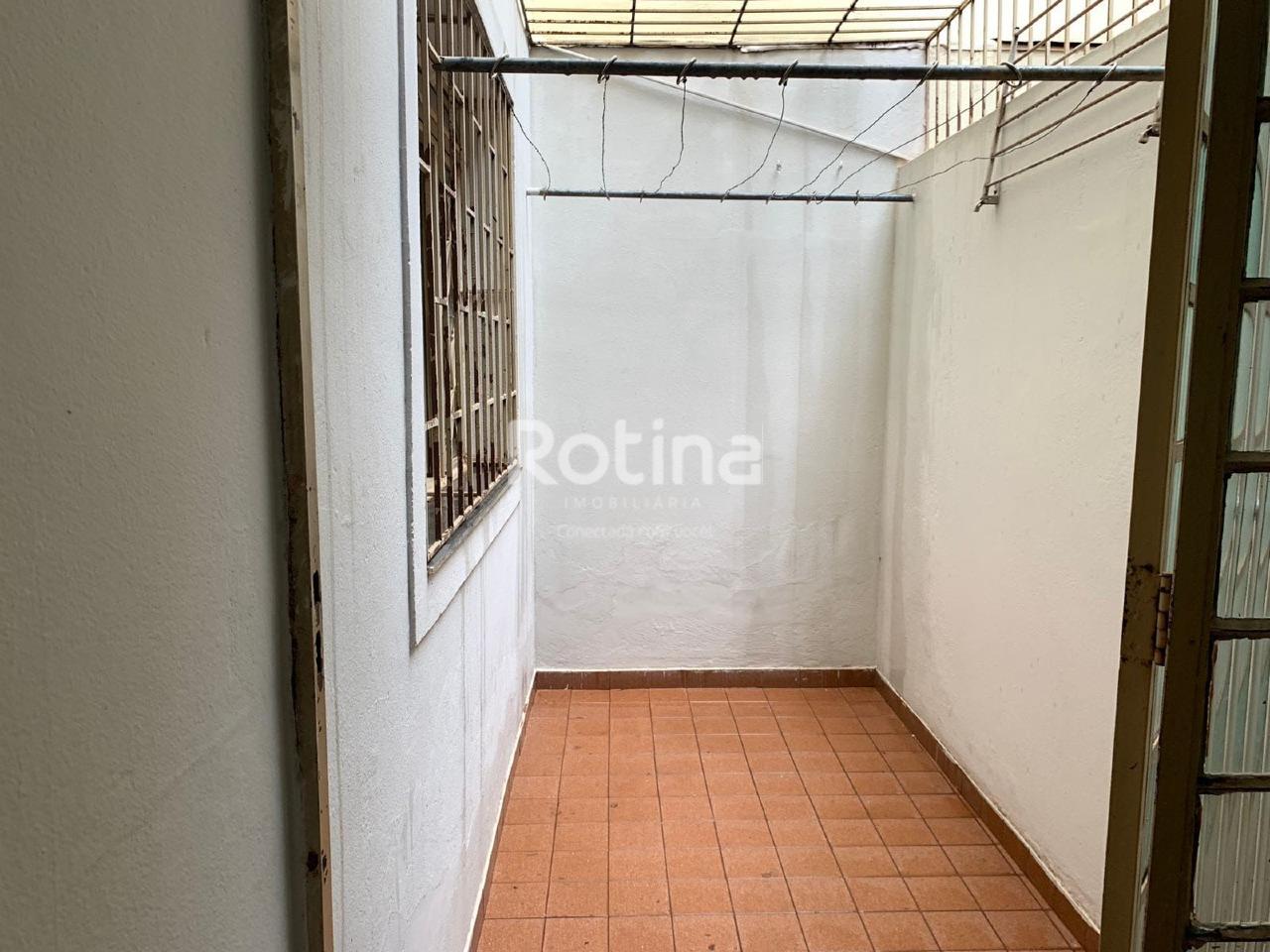 Apartamento à venda, 2 quartos em Uberlândia no bairro Nossa Senhora Aparecida no valor de R$ 200.000,00 - Rotina Imobiliária: 