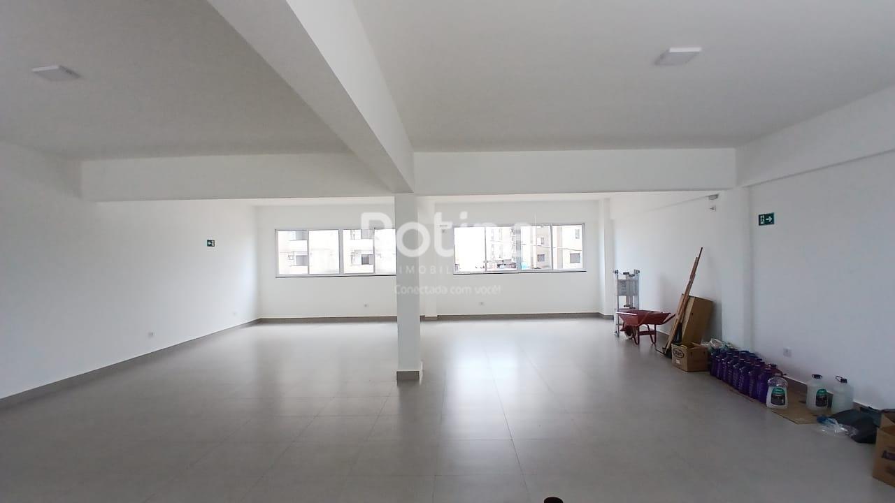 Apartamento para alugar, 2 quartos em Uberlândia no bairro Novo Mundo no valor de R$ 1.800,00 - Rotina Imobiliária: 