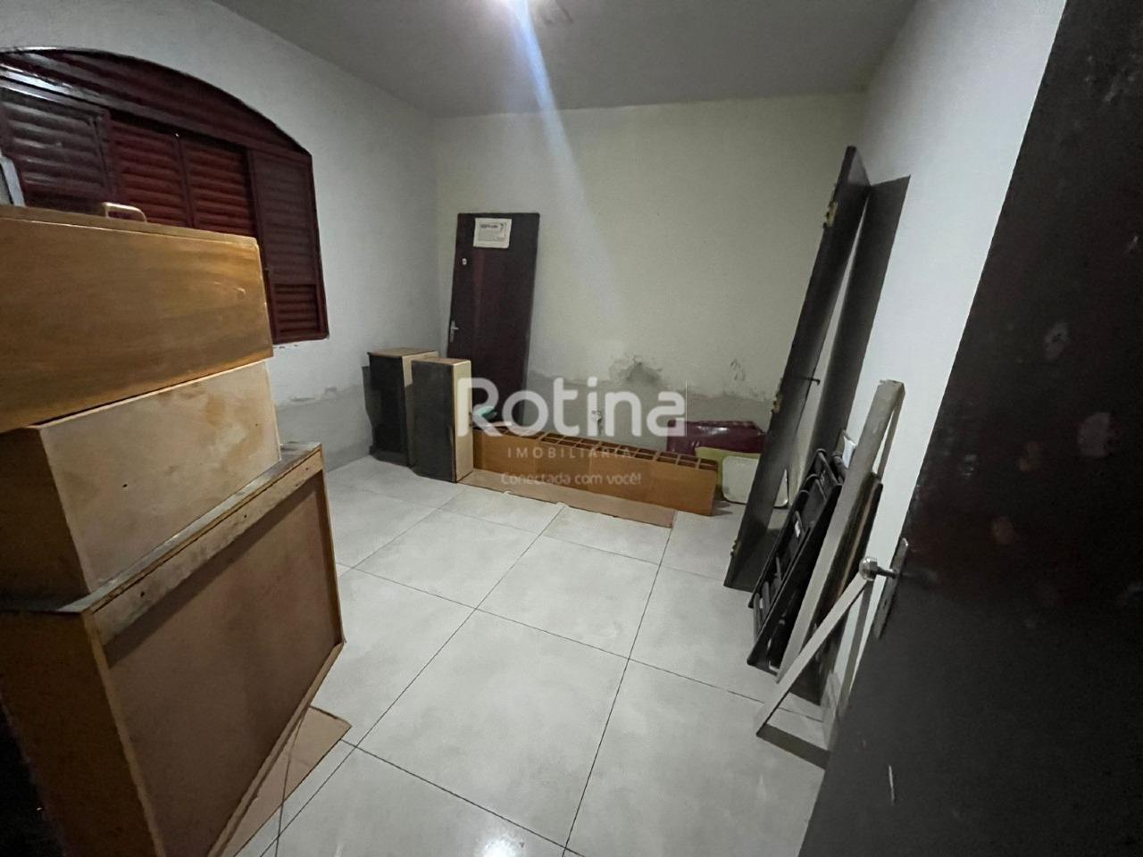 Casa à venda, 3 quartos em Uberlândia no bairro Santa Mônica no valor de R$ 950.000,00 - Rotina Imobiliária: 