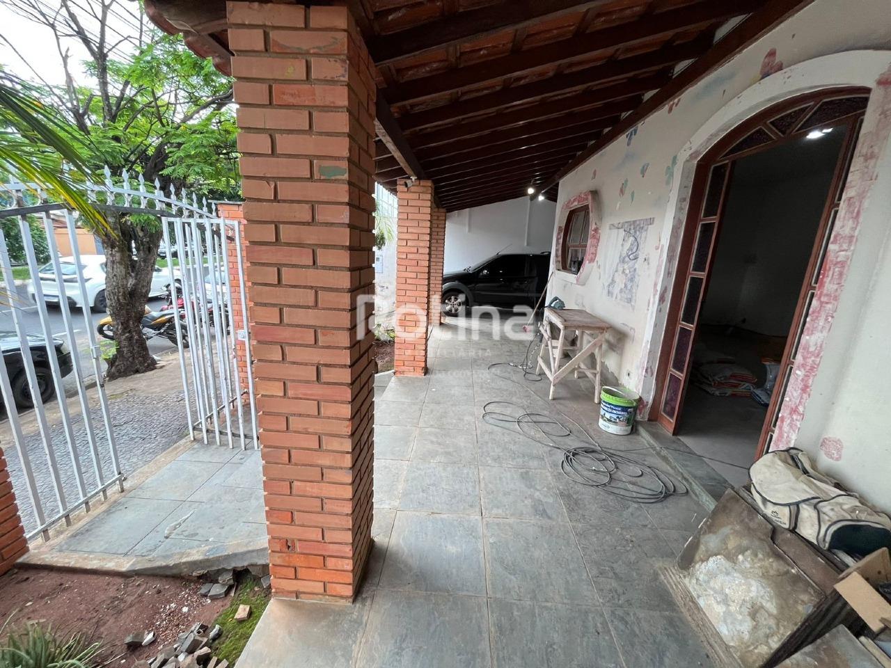 Casa à venda, 3 quartos em Uberlândia no bairro Santa Mônica no valor de R$ 950.000,00 - Rotina Imobiliária: 