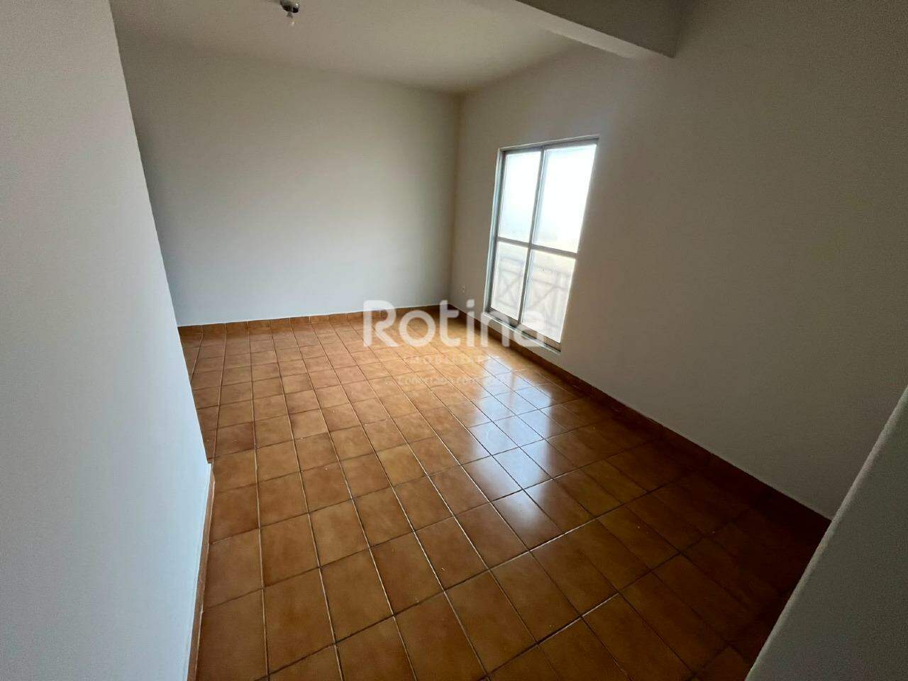 Apartamento para alugar, 2 quartos em Uberlândia no bairro Umuarama no valor de R$ 1.300,00 - Rotina Imobiliária: 