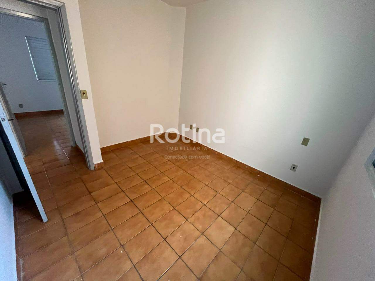 Apartamento para alugar, 2 quartos em Uberlândia no bairro Umuarama no valor de R$ 1.300,00 - Rotina Imobiliária: 
