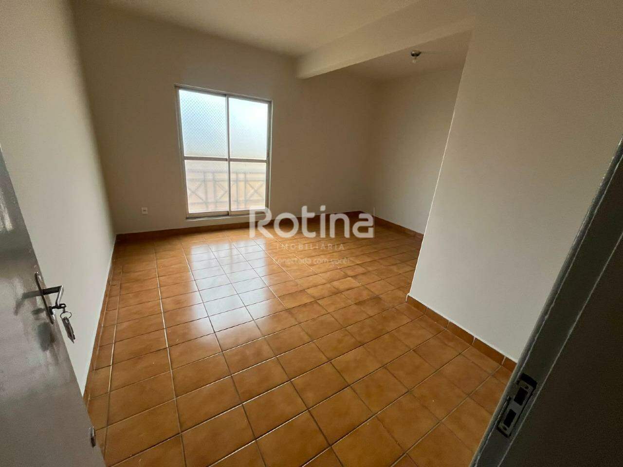 Apartamento para alugar, 2 quartos em Uberlândia no bairro Umuarama no valor de R$ 1.300,00 - Rotina Imobiliária: 
