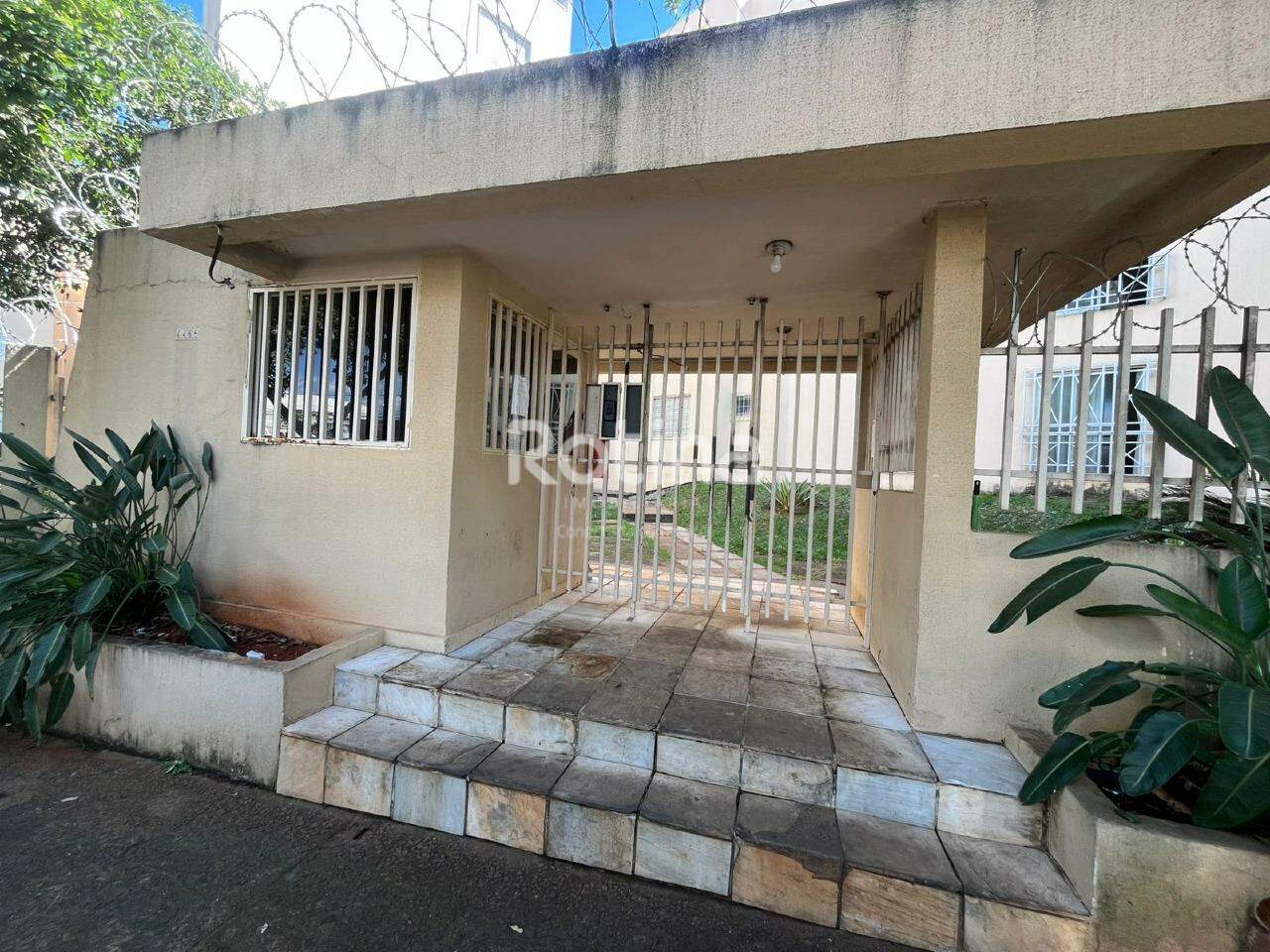 Apartamento para alugar, em Uberlândia no bairro Umuarama no valor de R$ 1.200,00 - Rotina Imobiliária: 