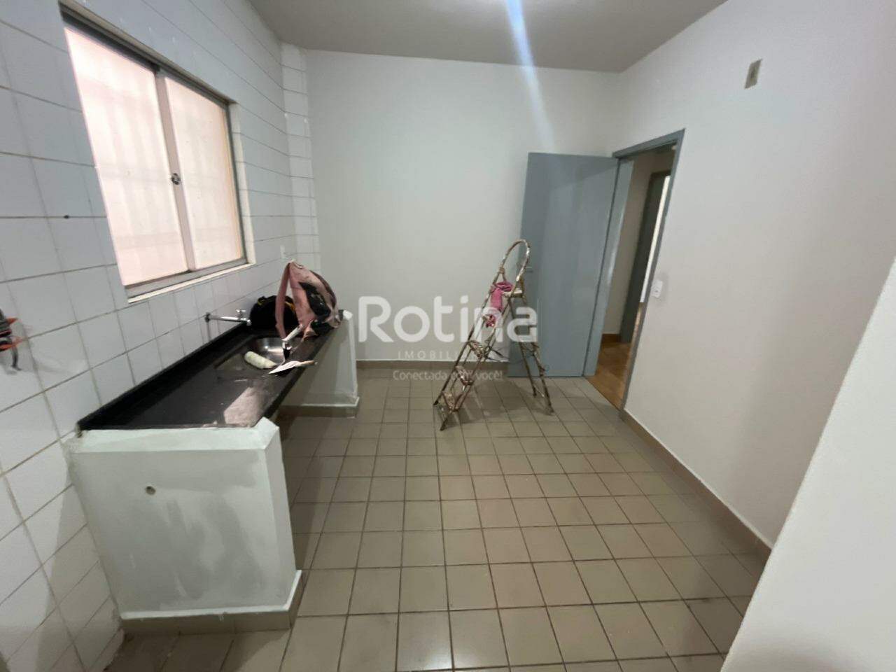 Apartamento para alugar, em Uberlândia no bairro Umuarama no valor de R$ 1.200,00 - Rotina Imobiliária: 