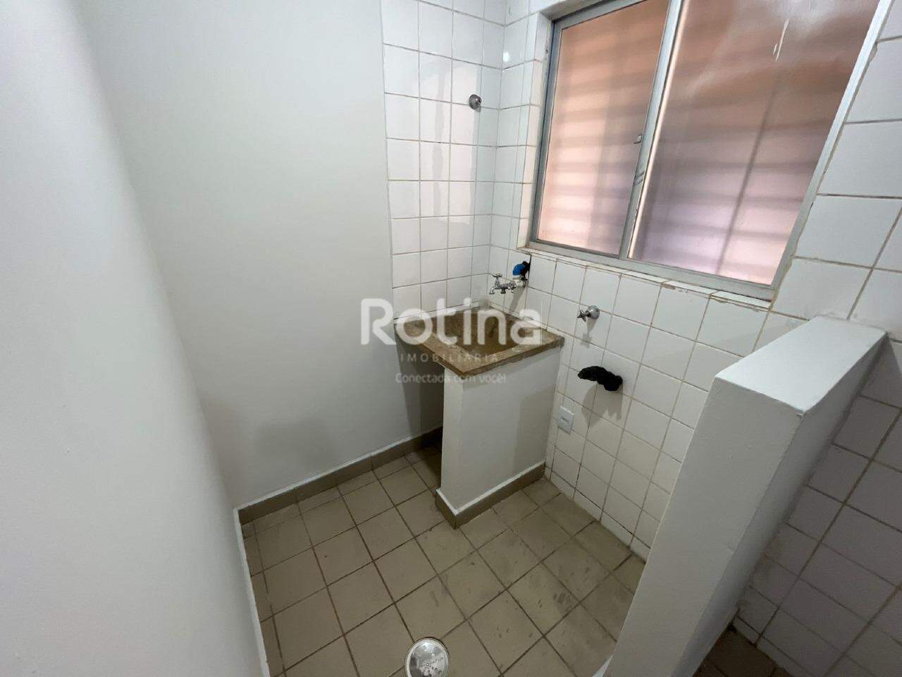 Apartamento para alugar, em Uberlândia no bairro Umuarama no valor de R$ 1.200,00 - Rotina Imobiliária: 