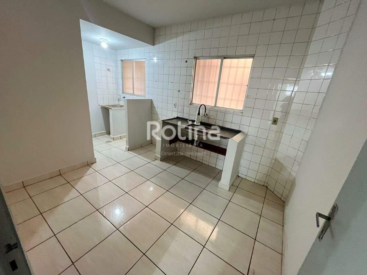 Apartamento para alugar, 2 quartos em Uberlândia no bairro Umuarama no valor de R$ 1.300,00 - Rotina Imobiliária: 