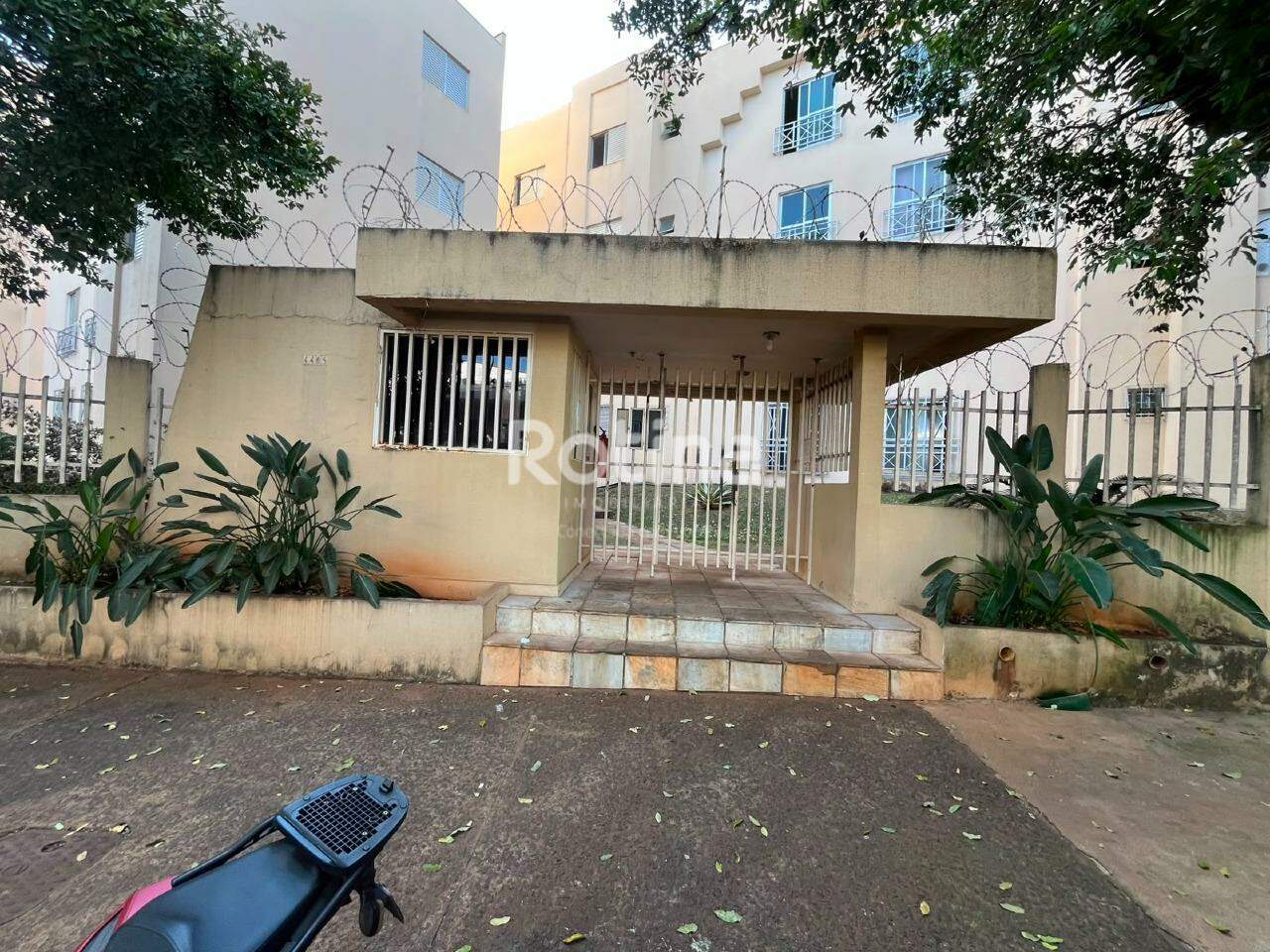 Apartamento para alugar, 2 quartos em Uberlândia no bairro Umuarama no valor de R$ 1.300,00 - Rotina Imobiliária: 