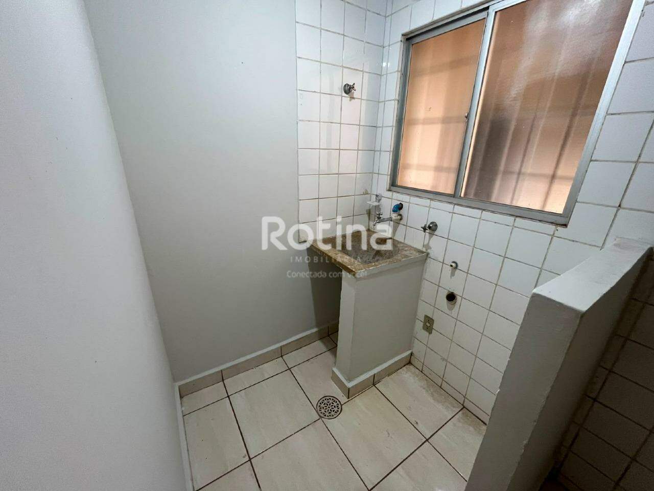 Apartamento para alugar, 2 quartos em Uberlândia no bairro Umuarama no valor de R$ 1.300,00 - Rotina Imobiliária: 