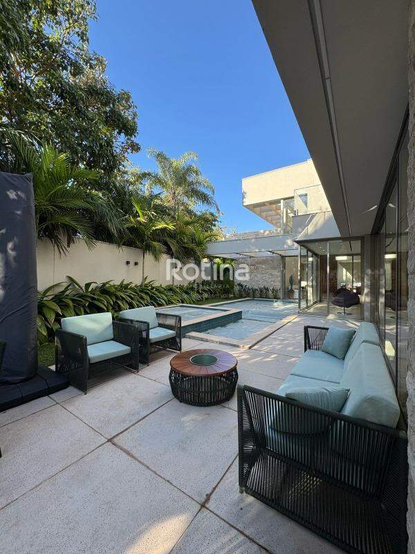 Casa Condomínio Fechado à venda, 4 quartos em Uberlândia no bairro Jardim Karaíba no valor de R$ 9.000.000,00 - Rotina Imobiliária: 