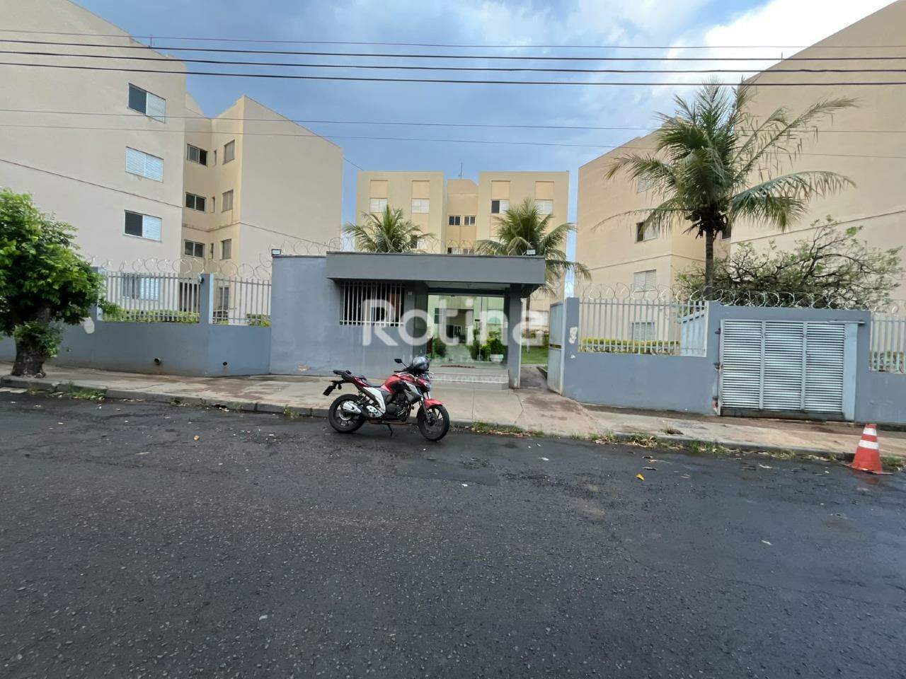 Apartamento para alugar, 2 quartos em Uberlândia no bairro Presidente Roosevelt no valor de R$ 1.200,00 - Rotina Imobiliária: 