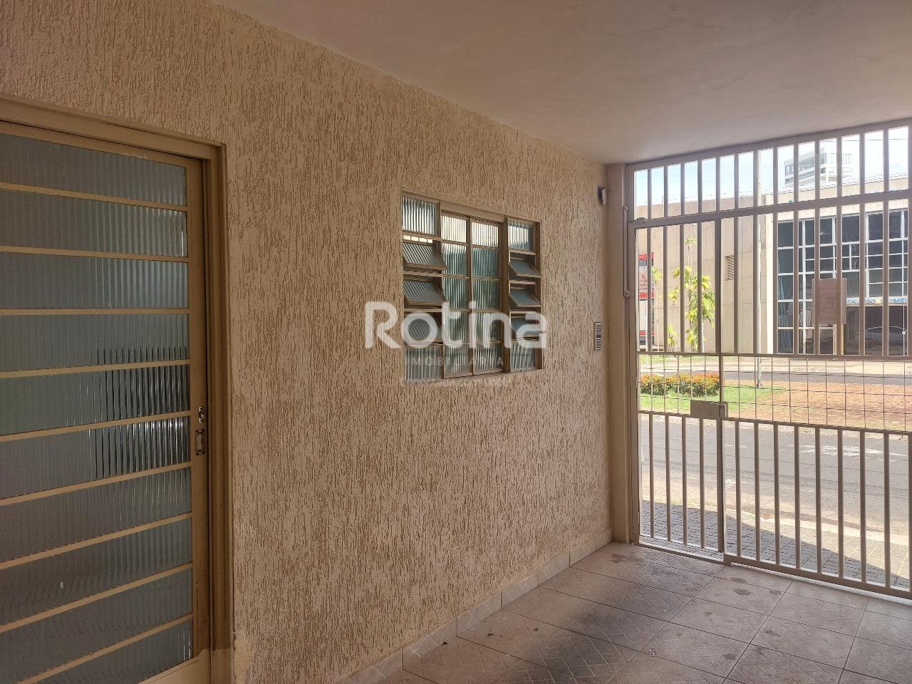 Casa para alugar, 3 quartos em Uberlândia no bairro Santa Mônica no valor de R$ 2.800,00 - Rotina Imobiliária: 