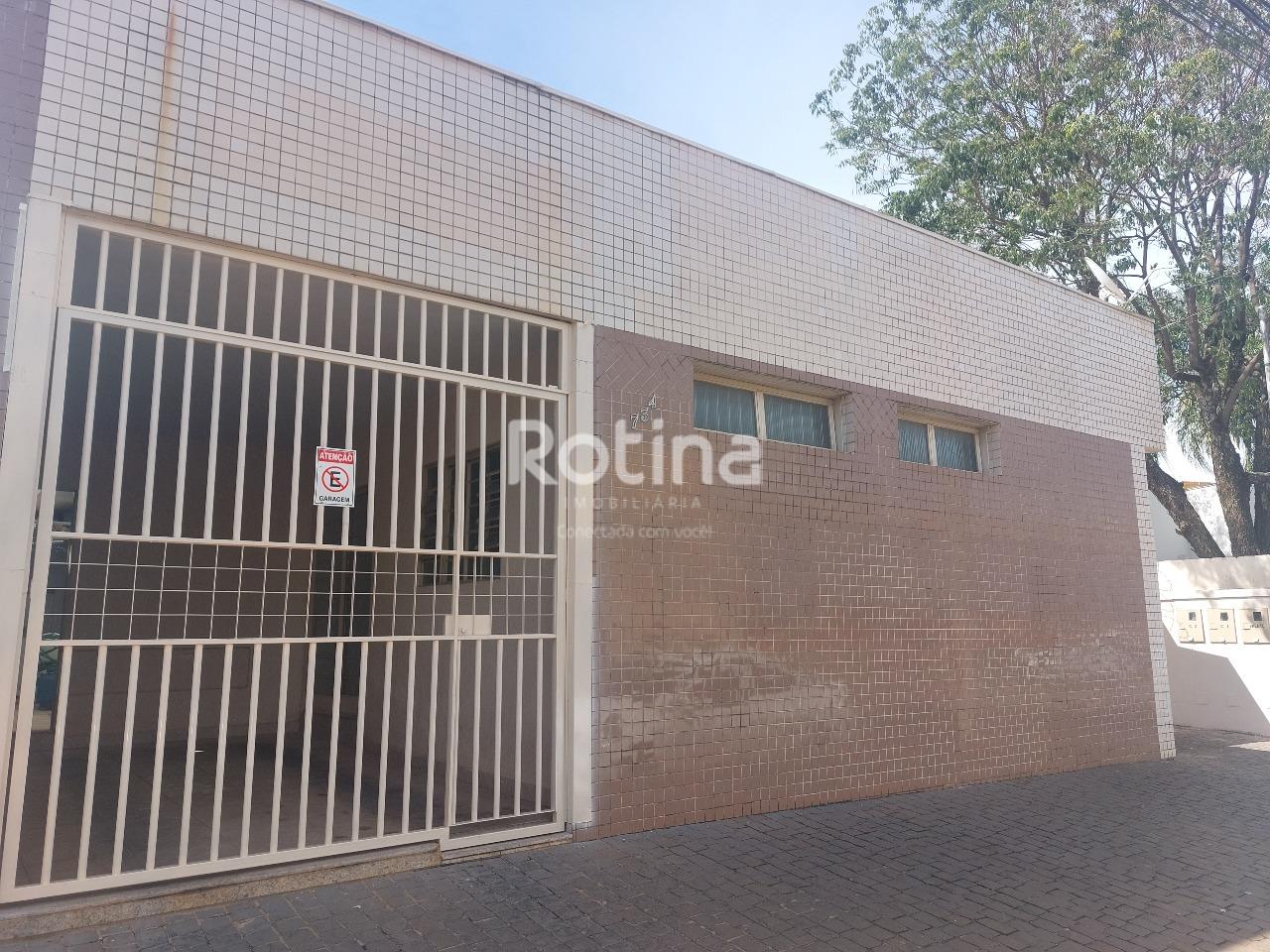 Casa para alugar, 3 quartos em Uberlândia no bairro Santa Mônica no valor de R$ 2.800,00 - Rotina Imobiliária: 