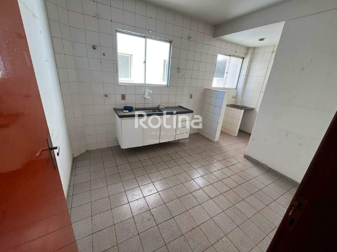 Apartamento para alugar, 2 quartos em Uberlândia no bairro Presidente Roosevelt no valor de R$ 1.200,00 - Rotina Imobiliária: 