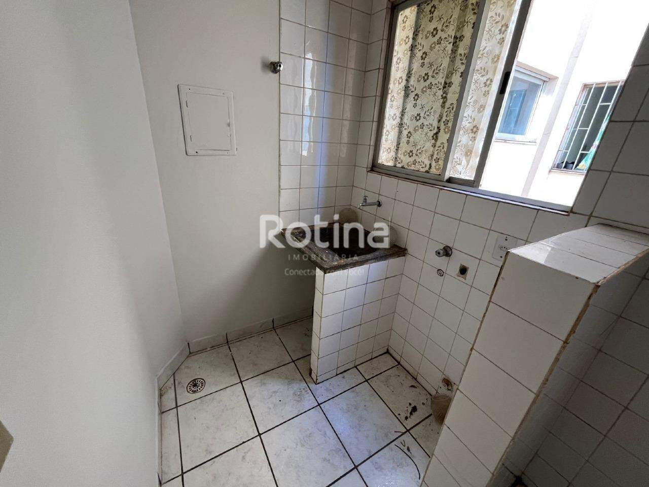 Apartamento para alugar, 2 quartos em Uberlândia no bairro Presidente Roosevelt no valor de R$ 1.000,00 - Rotina Imobiliária: 