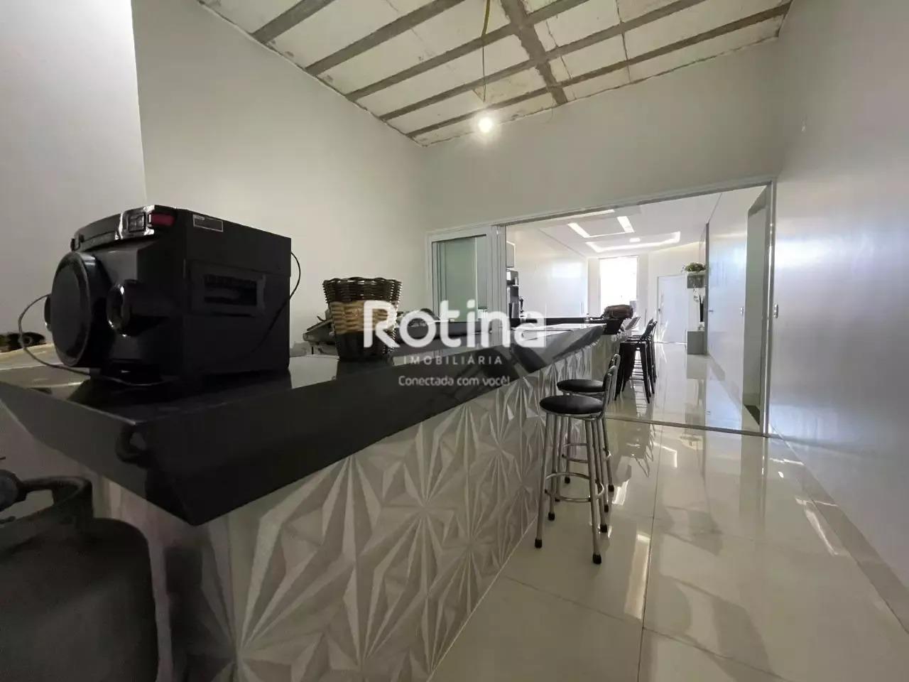 Casa para alugar, 3 quartos em Uberlândia no bairro Jardim Patrícia no valor de R$ 3.500,00 - Rotina Imobiliária: 