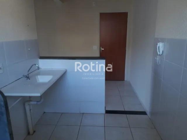 Apartamento para alugar, 3 quartos em Uberlândia no bairro Mansour no valor de R$ 1.000,00 - Rotina Imobiliária: 