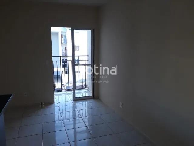Apartamento para alugar, 3 quartos em Uberlândia no bairro Mansour no valor de R$ 1.000,00 - Rotina Imobiliária: 