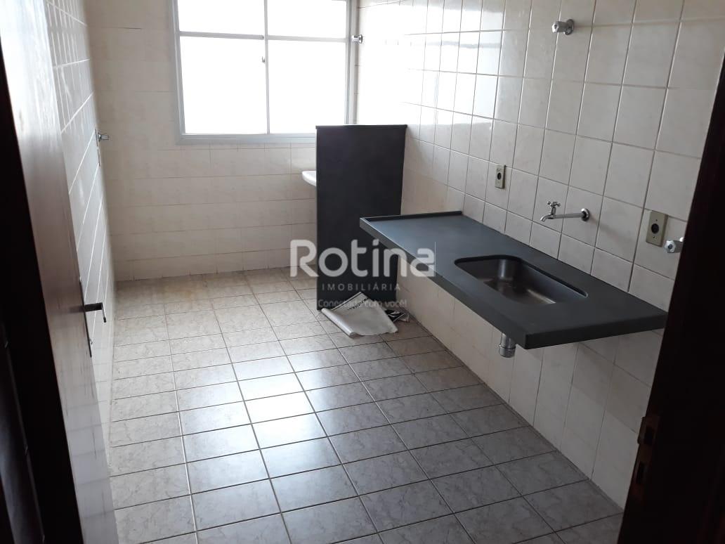 Apartamento à venda, 2 quartos em Uberlândia no bairro Segismundo Pereira no valor de R$ 200.000,00 - Rotina Imobiliária: 