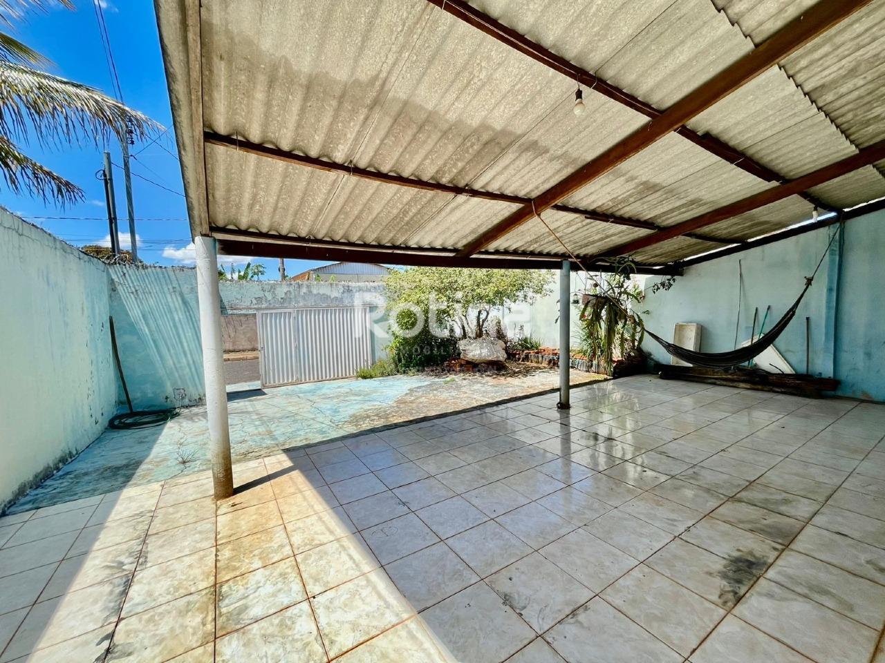 Terreno à venda, 3 quartos em Uberlândia no bairro Minas Gerais no valor de R$ 300.000,00 - Rotina Imobiliária: 