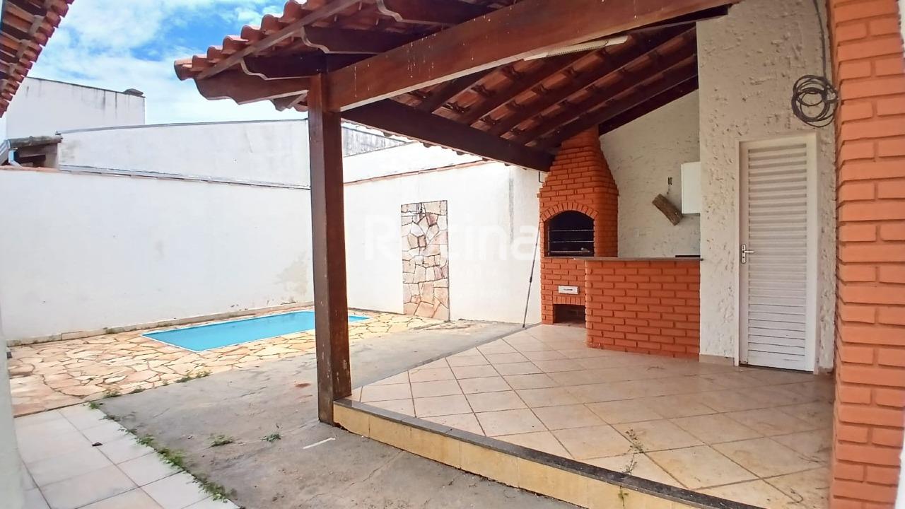 Casa Condomínio Fechado para alugar, 3 quartos em Uberlândia no bairro Jardim Holanda no valor de R$ 3.200,00 - Rotina Imobiliária: 