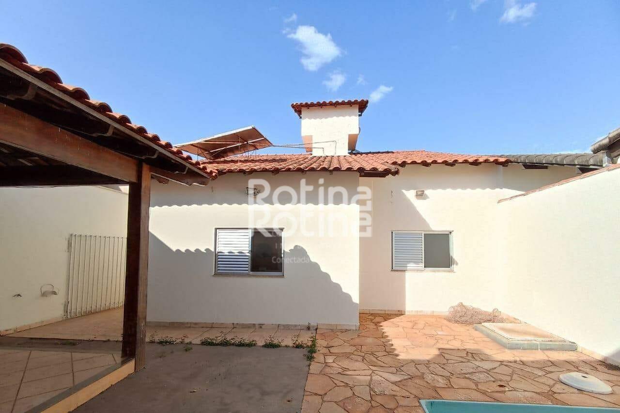 Casa Condomínio Fechado para alugar, 3 quartos em Uberlândia no bairro Jardim Holanda no valor de R$ 3.200,00 - Rotina Imobiliária: 
