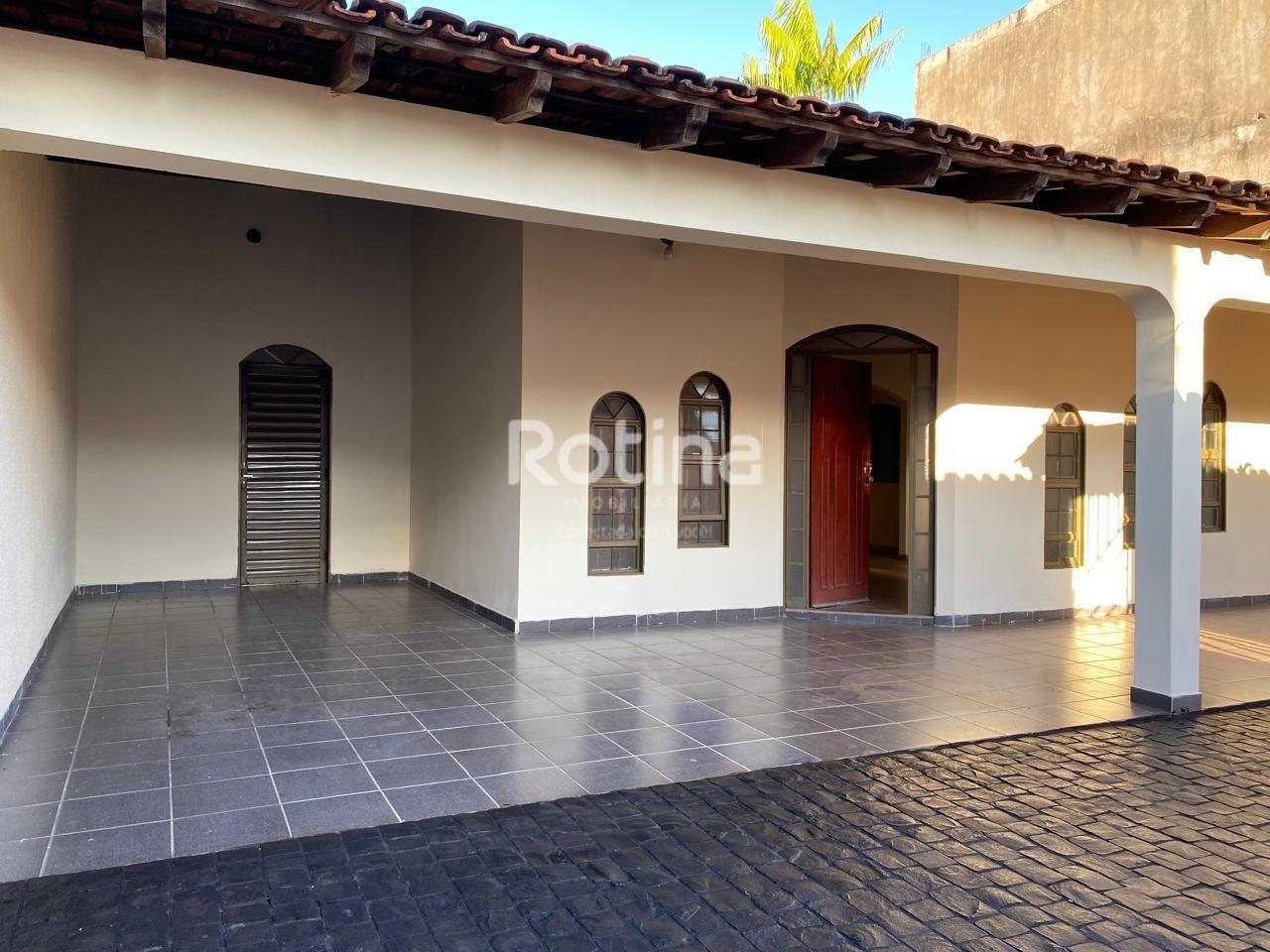 Casa à venda, 3 quartos em Uberlândia no bairro Santa Mônica no valor de R$ 800.000,00 - Rotina Imobiliária: 