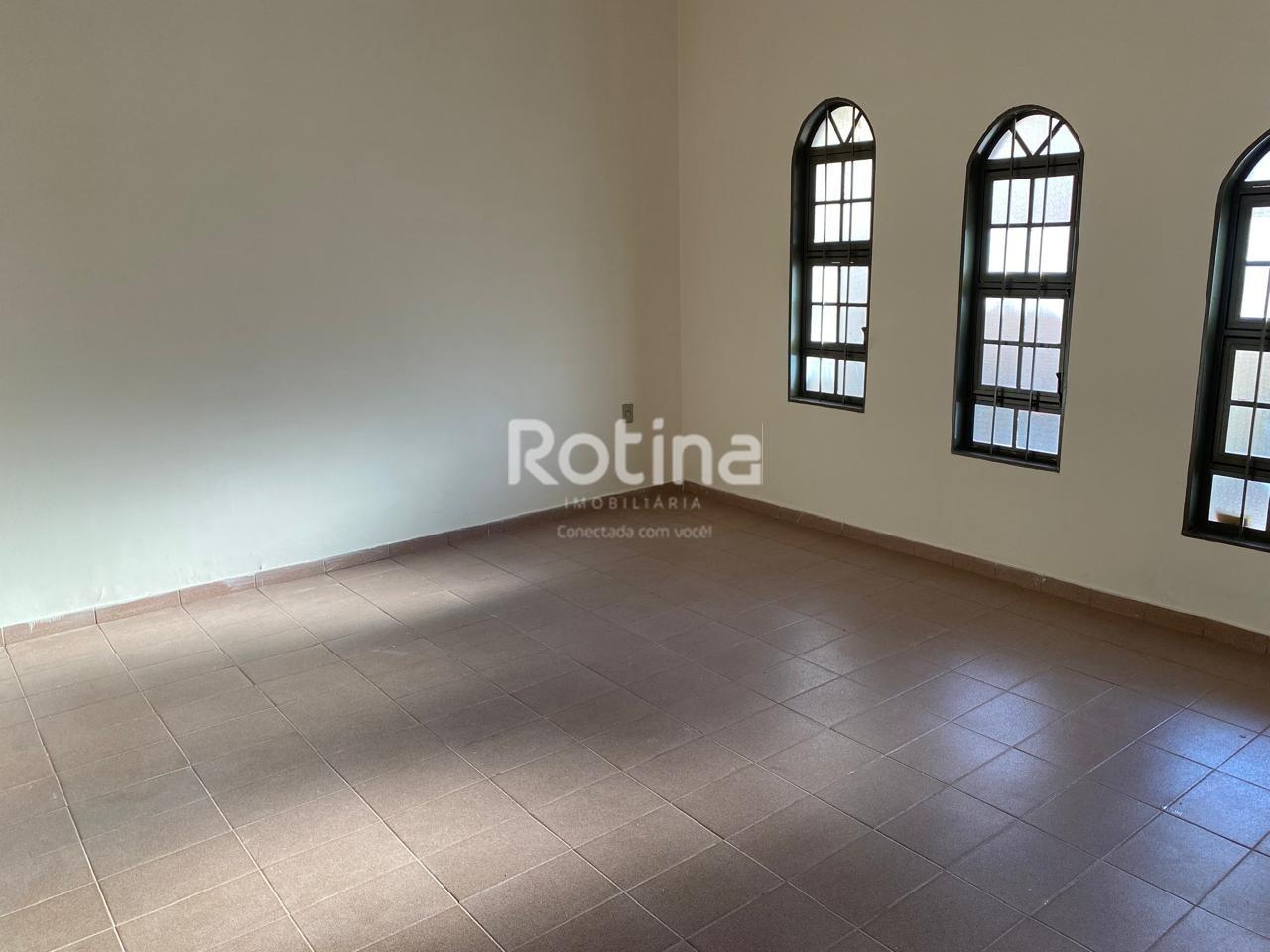 Casa à venda, 3 quartos em Uberlândia no bairro Santa Mônica no valor de R$ 800.000,00 - Rotina Imobiliária: 