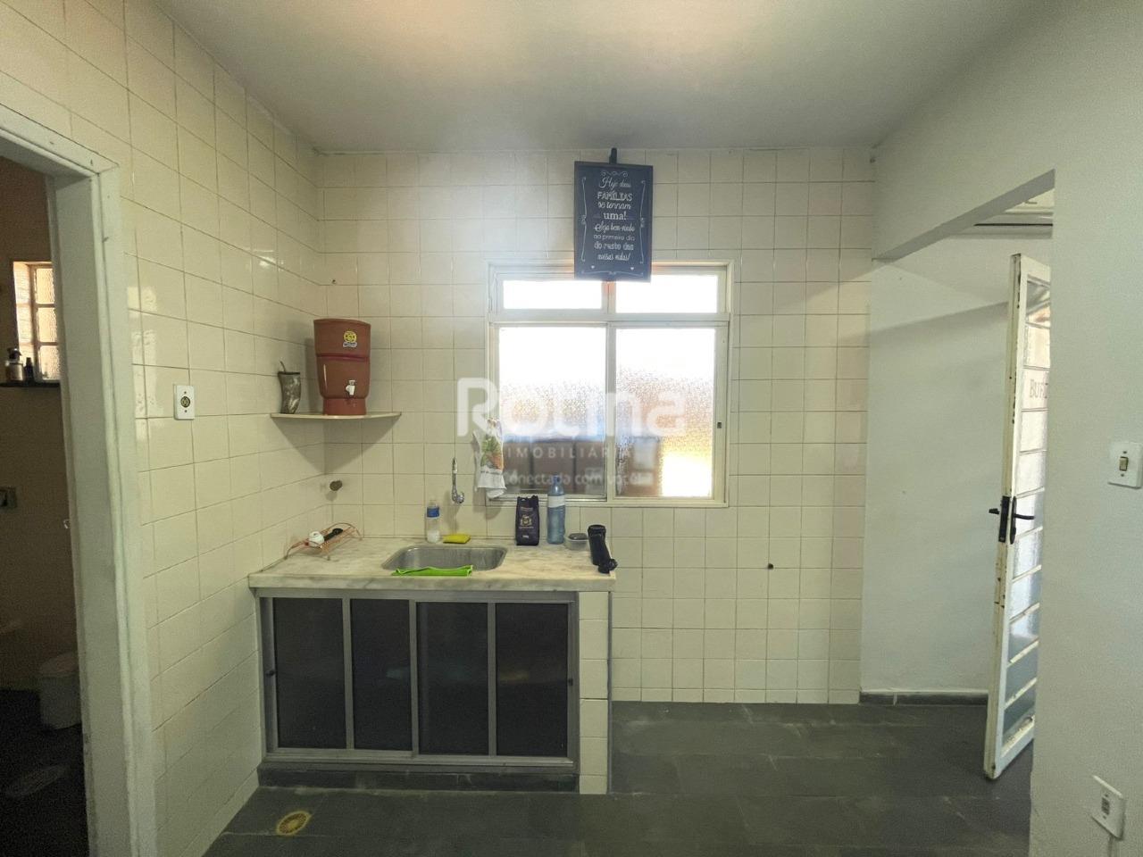 Sala para alugar, em Uberlândia no bairro Brasil no valor de R$ 1.000,00 - Rotina Imobiliária: 