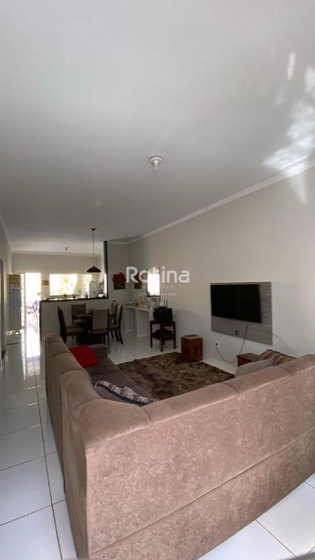 Casa à venda, 3 quartos em Uberlândia no bairro Laranjeiras no valor de R$ 470.000,00 - Rotina Imobiliária: 