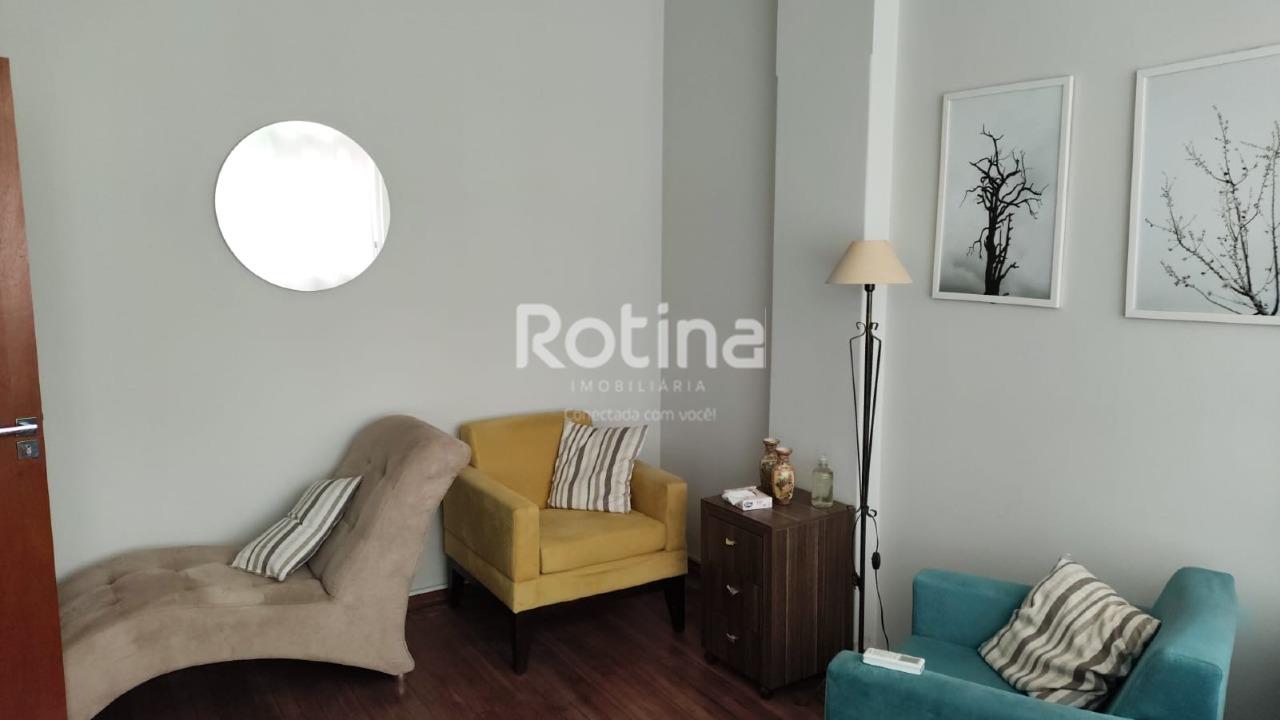 Sala para alugar, em Uberlândia no bairro Centro no valor de R$ 900,00 - Rotina Imobiliária: 
