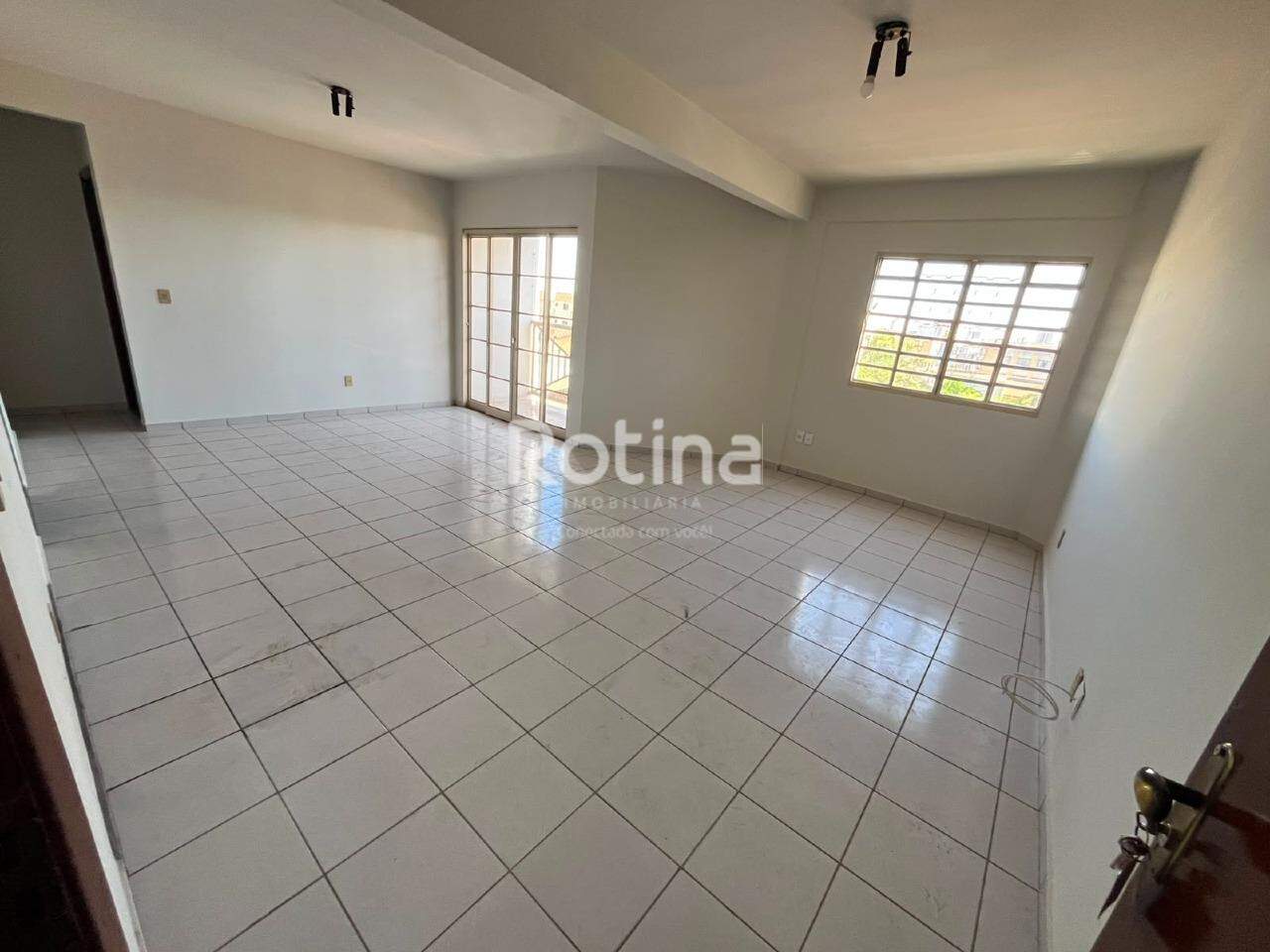Apartamento para alugar, 3 quartos em Uberlândia no bairro Brasil no valor de R$ 1.500,00 - Rotina Imobiliária: 