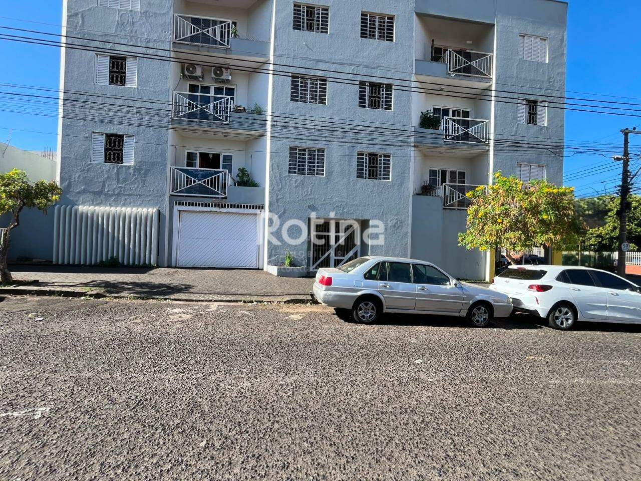 Apartamento para alugar, 3 quartos em Uberlândia no bairro Brasil no valor de R$ 1.500,00 - Rotina Imobiliária: 