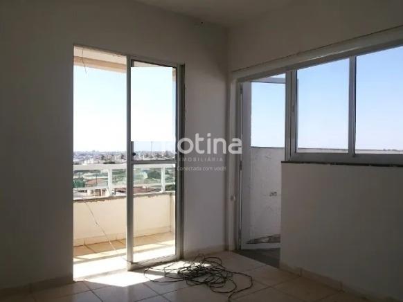 Apartamento para alugar, 3 quartos em Uberlândia no bairro Laranjeiras no valor de R$ 3.100,00 - Rotina Imobiliária: 