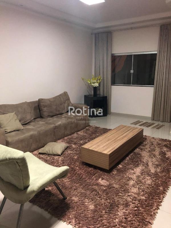 Casa à venda, 4 quartos em Uberlândia no bairro Alto Umuarama no valor de R$ 1.070.000,00 - Rotina Imobiliária: 