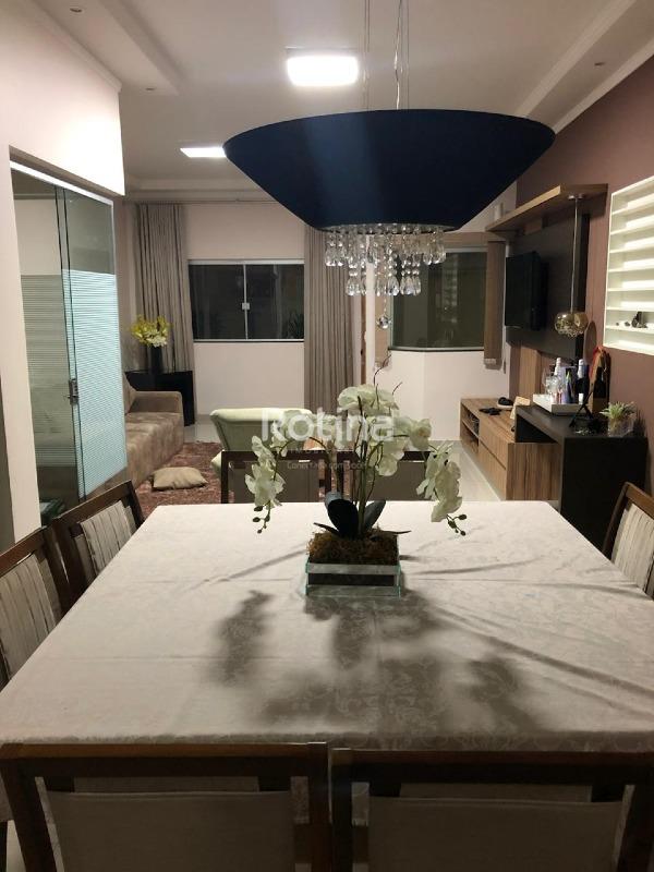 Casa à venda, 4 quartos em Uberlândia no bairro Alto Umuarama no valor de R$ 1.070.000,00 - Rotina Imobiliária: 