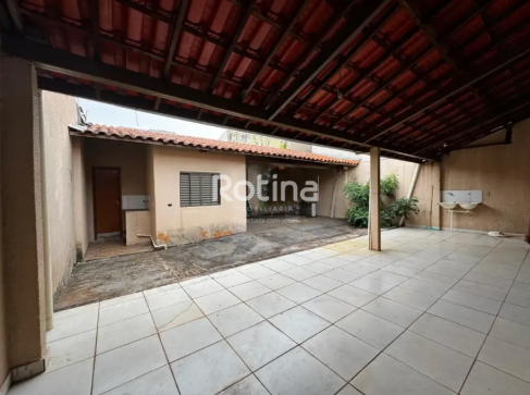 Casa à venda, 3 quartos em Uberlândia no bairro Alto Umuarama no valor de R$ 500.000,00 - Rotina Imobiliária: 