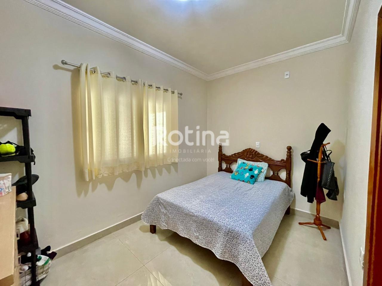 Casa à venda, 4 quartos em Uberlândia no bairro Alto Umuarama no valor de R$ 1.100.000,00 - Rotina Imobiliária: 